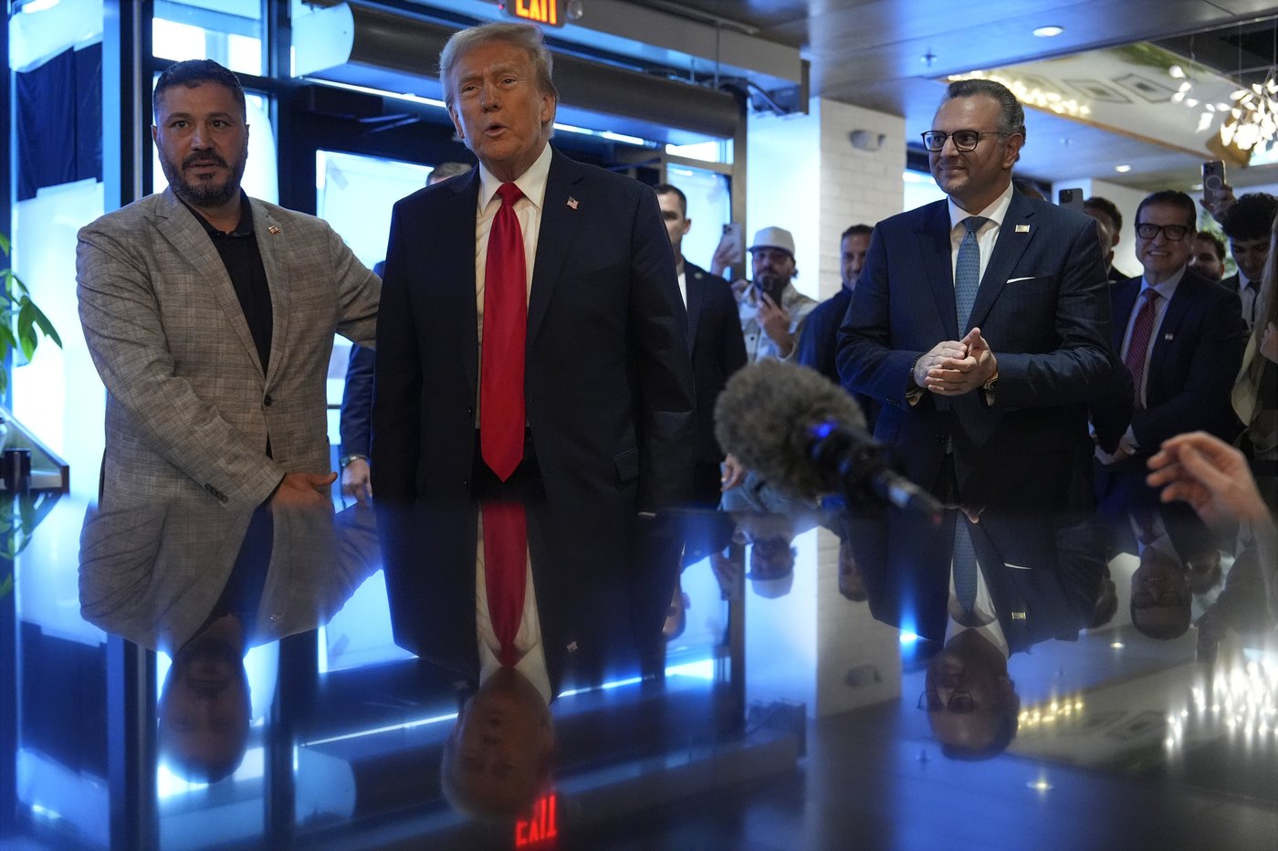 Trump meets with Arab Americans in Dearborn, Michigan, but top community leaders skipped the event | iNFOnews.ca Trump meets with Arab Americans in Dearborn, Michigan, but top community leaders skipped the event | iNFOnews.ca