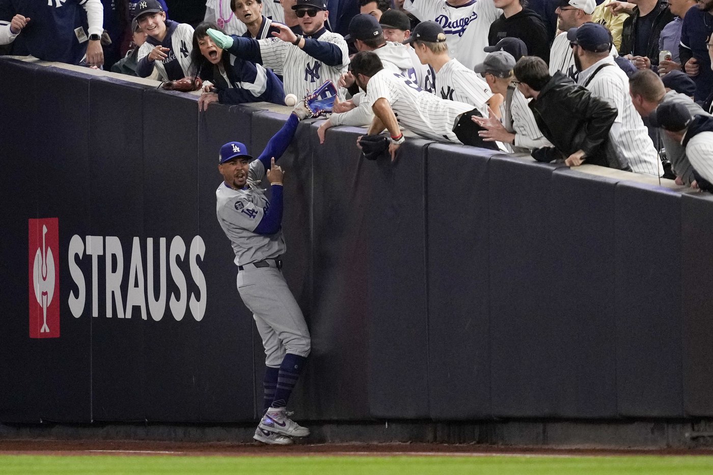 Yankees fans who interfered with Betts' catch are banned from Game 5 of the World Series | iNFOnews.ca Yankees fans who interfered with Betts' catch are banned from Game 5 of the World Series | iNFOnews.ca