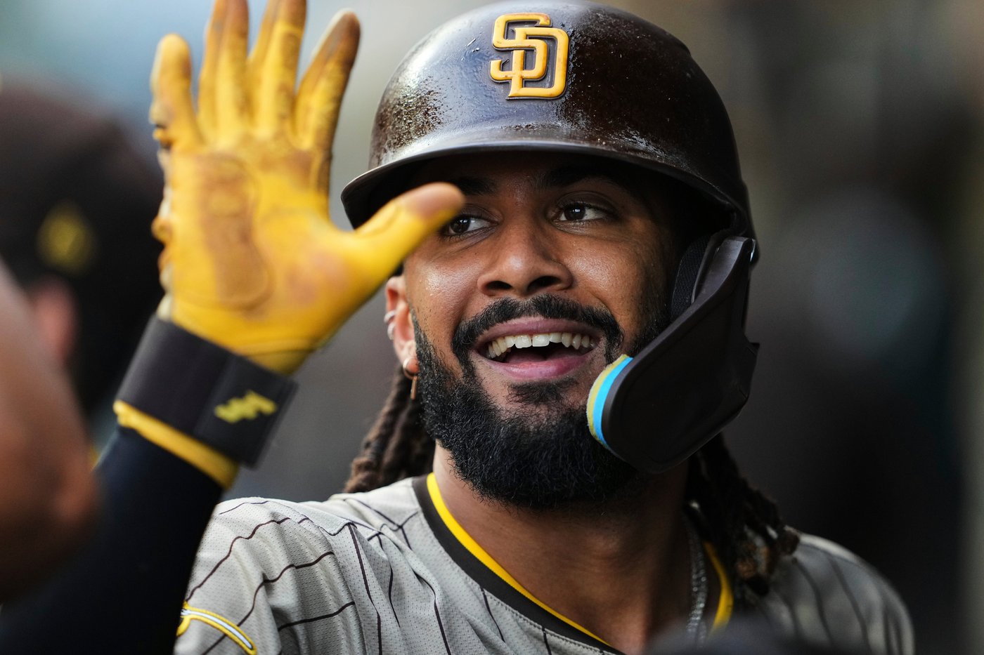 Happ wins again as Chicago Cubs earn a major league-high 3 Gold Glove awards | iNFOnews.ca Happ wins again as Chicago Cubs earn a major league-high 3 Gold Glove awards | iNFOnews.ca