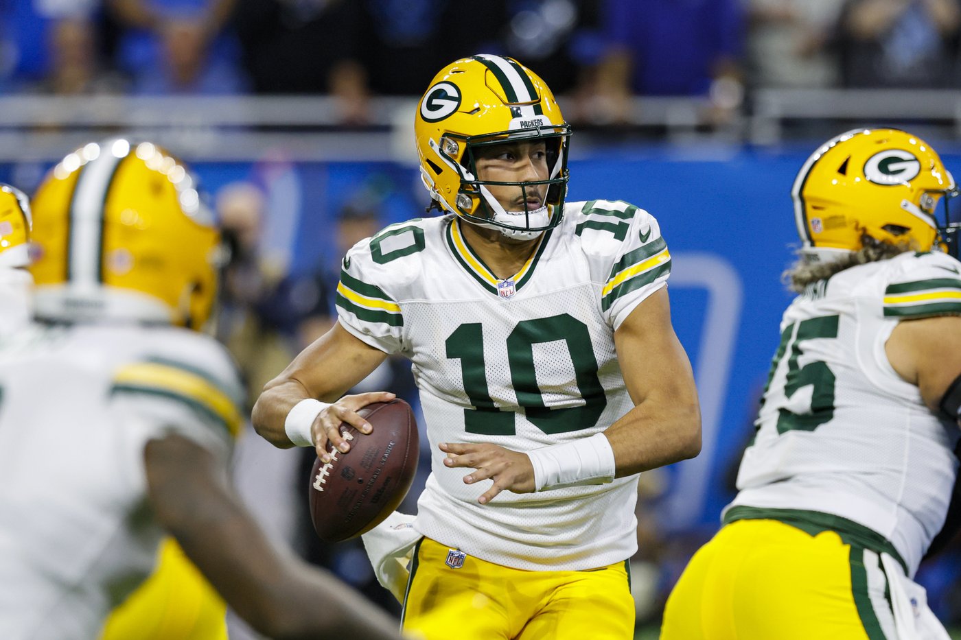 Dan Campbell's 4th-down gambles help Lions beat Packers 34-31 and clinch playoffs | iNFOnews.ca