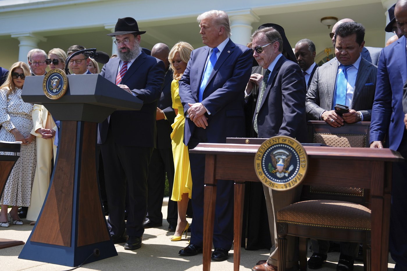 PHOTO COLLECTION: Trump-National Day of Prayer | iNFOnews.ca PHOTO COLLECTION: Trump-National Day of Prayer | iNFOnews.ca