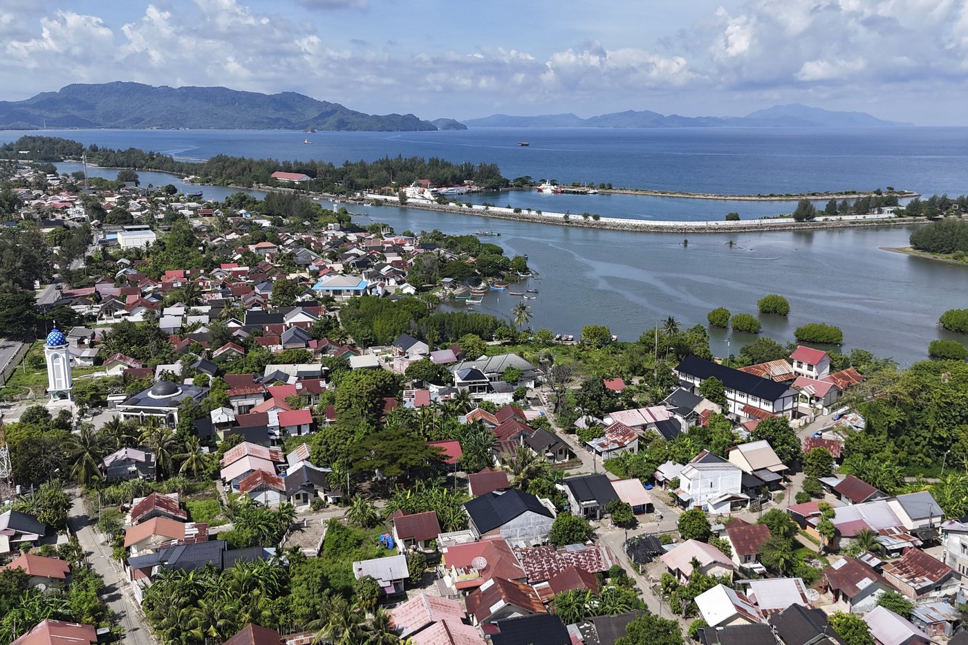 Indonesians mark 2 decades since the tragic tsunami that killed hundreds of thousands | iNFOnews.ca Indonesians mark 2 decades since the tragic tsunami that killed hundreds of thousands | iNFOnews.ca