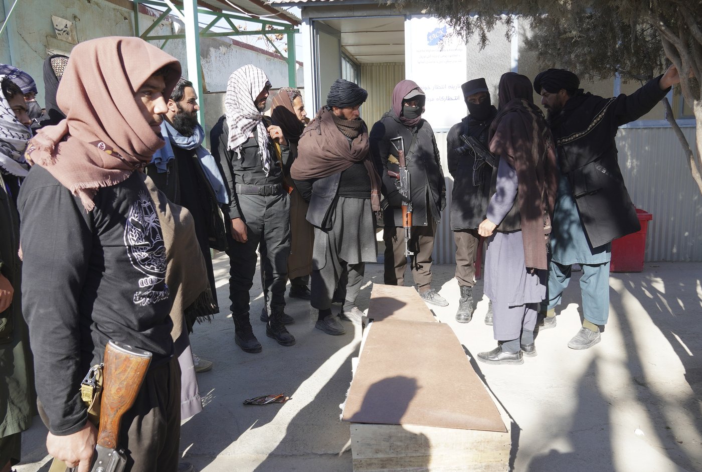 Two highway crashes in southeastern Afghanistan kill 50 people and injure 76 | iNFOnews.ca