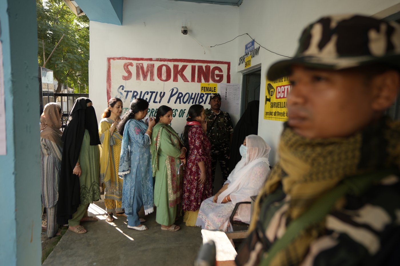 Brisk voting for local government in Indian-controlled Kashmir for first time after losing autonomy | iNFOnews.ca