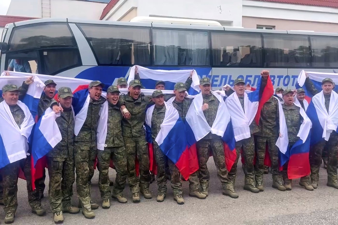 Zelenskyy calls for more pressure on Russia after deadly Kyiv missile strike | iNFOnews.ca Zelenskyy calls for more pressure on Russia after deadly Kyiv missile strike | iNFOnews.ca