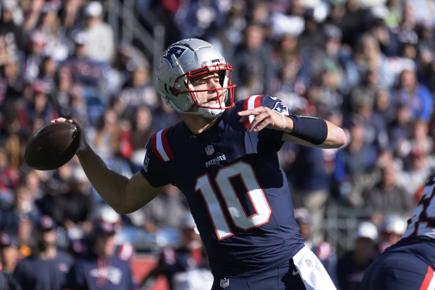 Patriots QB Drake Maye remains in the NFL's concussion protocol. His status for Sunday is uncertain | iNFOnews.ca Patriots QB Drake Maye remains in the NFL's concussion protocol. His status for Sunday is uncertain | iNFOnews.ca