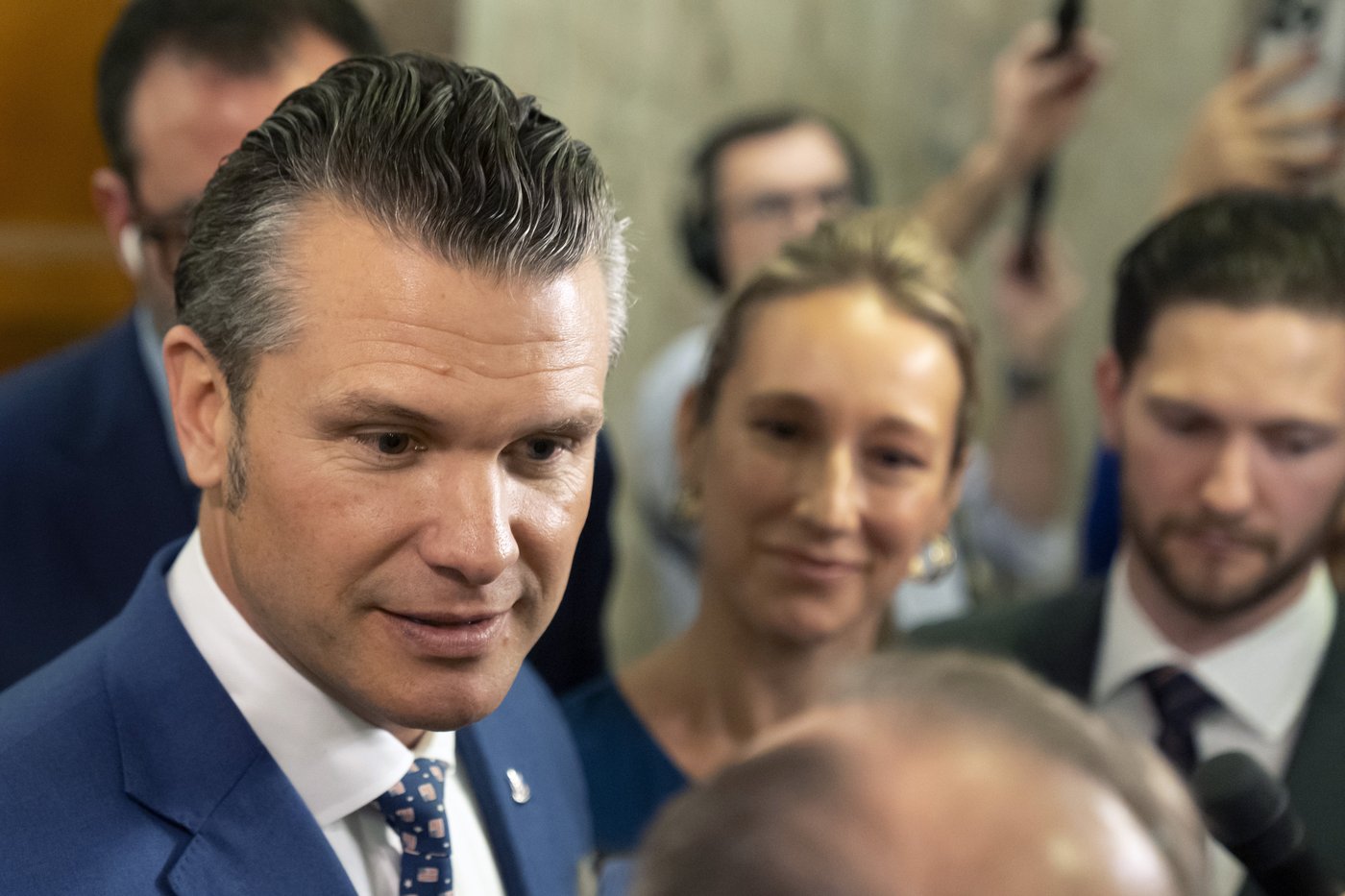 Hegseth meets with moderate Sen. Collins as he lobbies for key votes in the Senate | iNFOnews.ca Hegseth meets with moderate Sen. Collins as he lobbies for key votes in the Senate | iNFOnews.ca