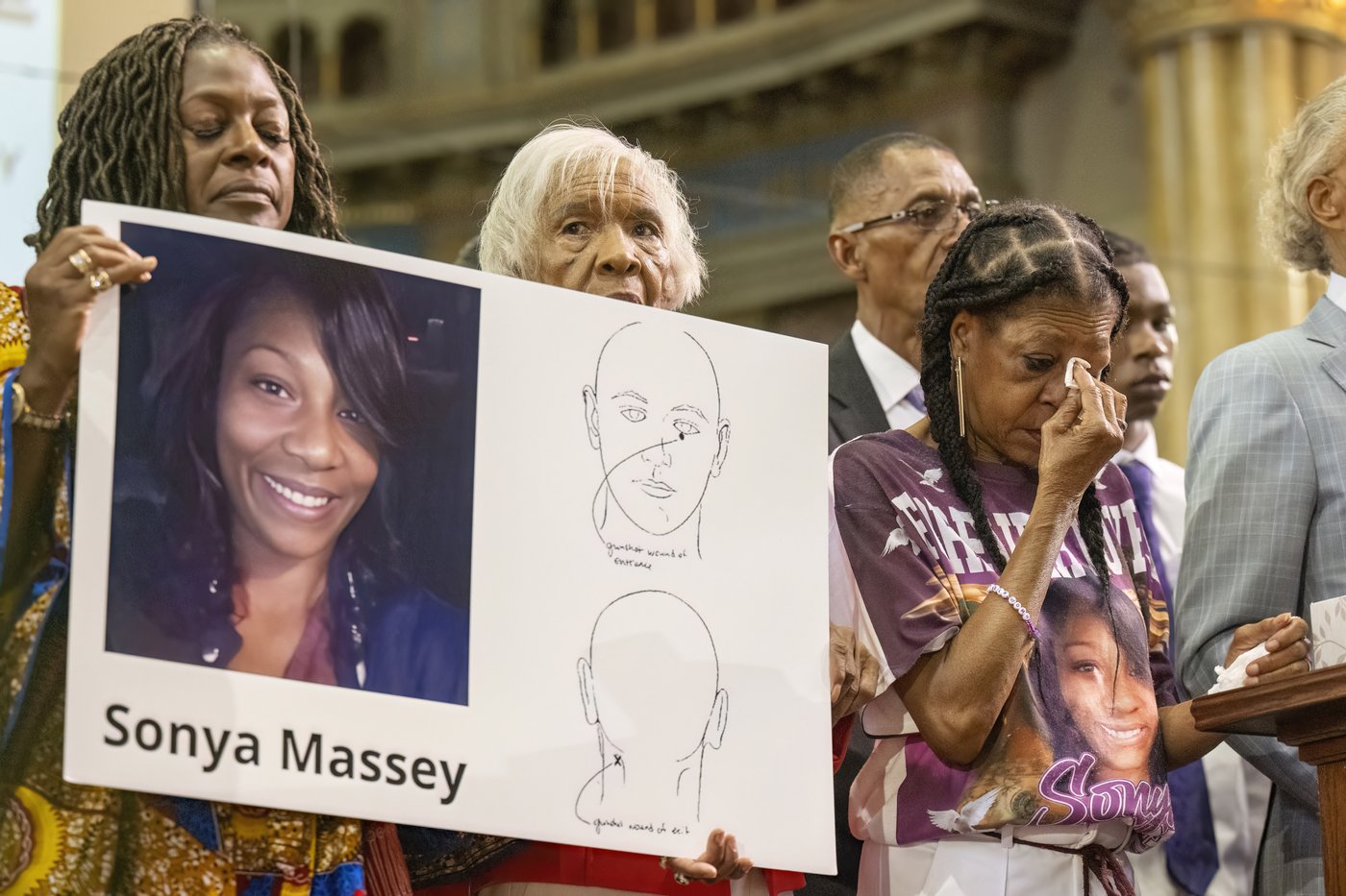 Sonya Massey shooting prompts Illinois law requiring disclosure of police recruits' backgrounds | iNFOnews.ca Sonya Massey shooting prompts Illinois law requiring disclosure of police recruits' backgrounds | iNFOnews.ca