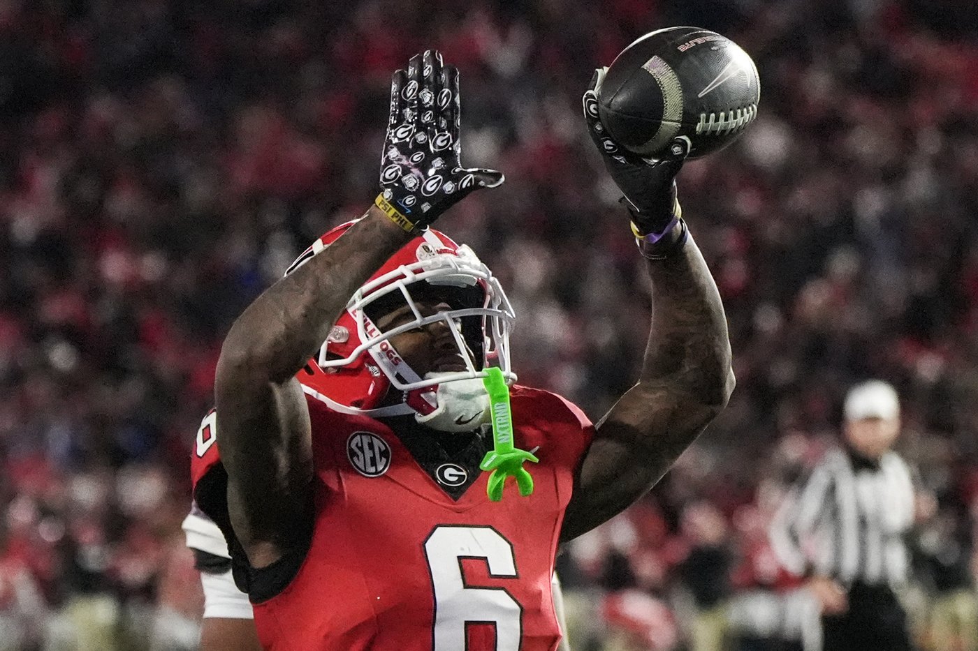 College football picks: 'Let's play two' a theme for handful of conference championship games | iNFOnews.ca