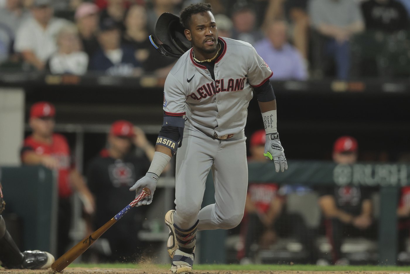 Tauchman gets the winning hit in the 11th as the White Sox beat the Guardians 5-4 for DH split | iNFOnews.ca