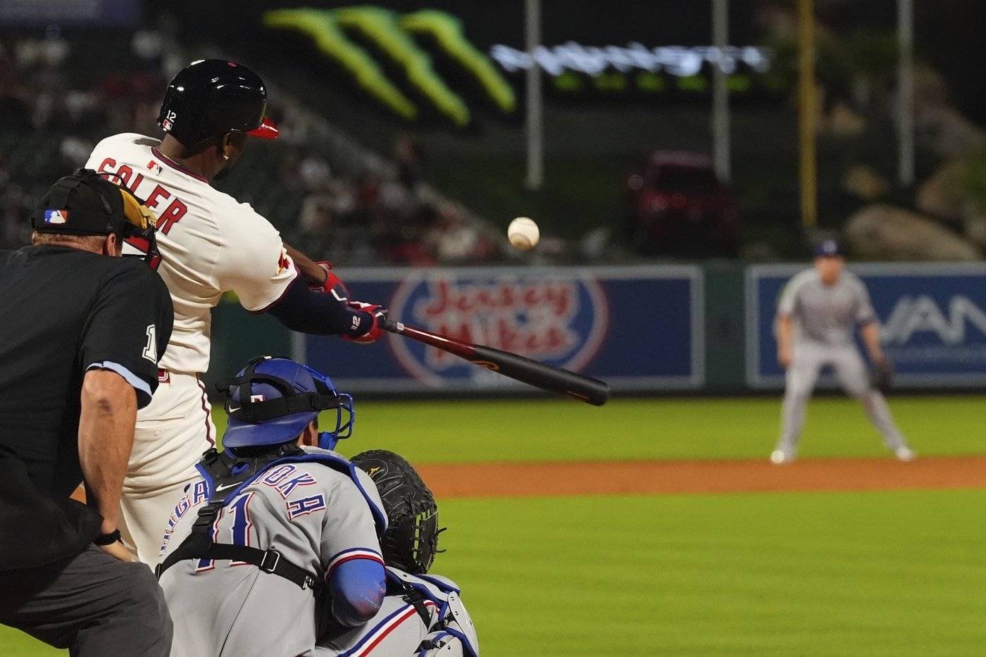 Soler hits tiebreaking HR, Trout goes deep twice as the Angels defeat Rangers 11-8 | iNFOnews.ca Soler hits tiebreaking HR, Trout goes deep twice as the Angels defeat Rangers 11-8 | iNFOnews.ca