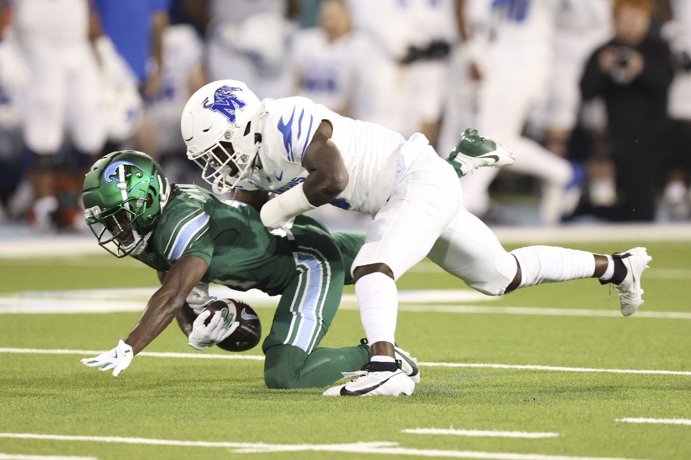 Desrosiers scores 3 TDs as Memphis tops No. 18 Tulane 34-24 to end the Green Wave's faint CFP hopes | iNFOnews.ca Desrosiers scores 3 TDs as Memphis tops No. 18 Tulane 34-24 to end the Green Wave's faint CFP hopes | iNFOnews.ca