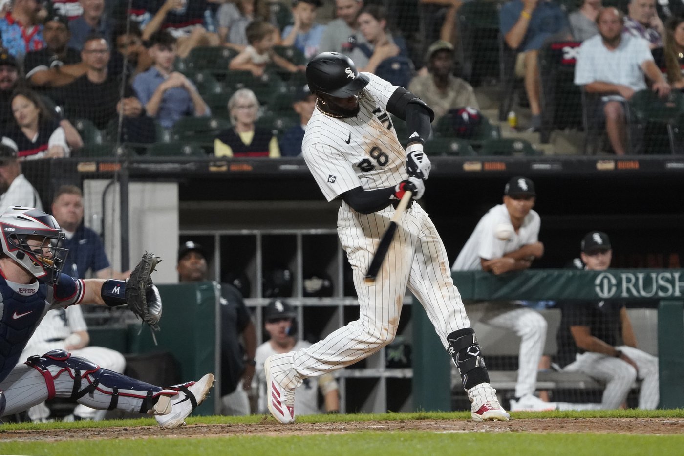 White Sox place center fielder Luis Robert Jr. on the 10-day IL with a left hamstring strain | iNFOnews.ca