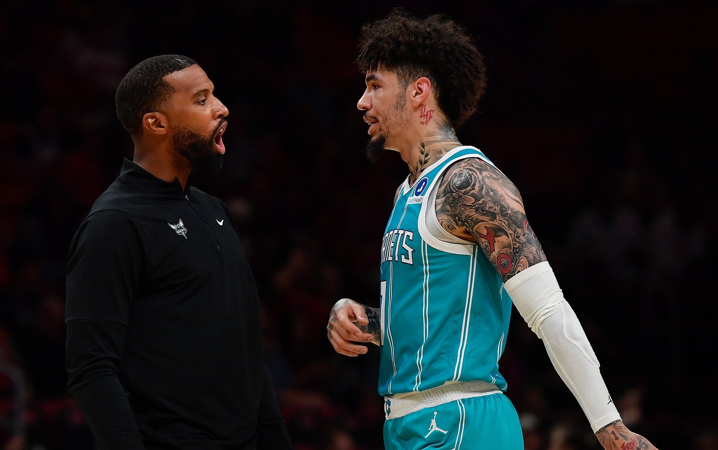 Hornets guard LaMelo Ball fined $35,000 by NBA for making obscene gesture during game | iNFOnews.ca