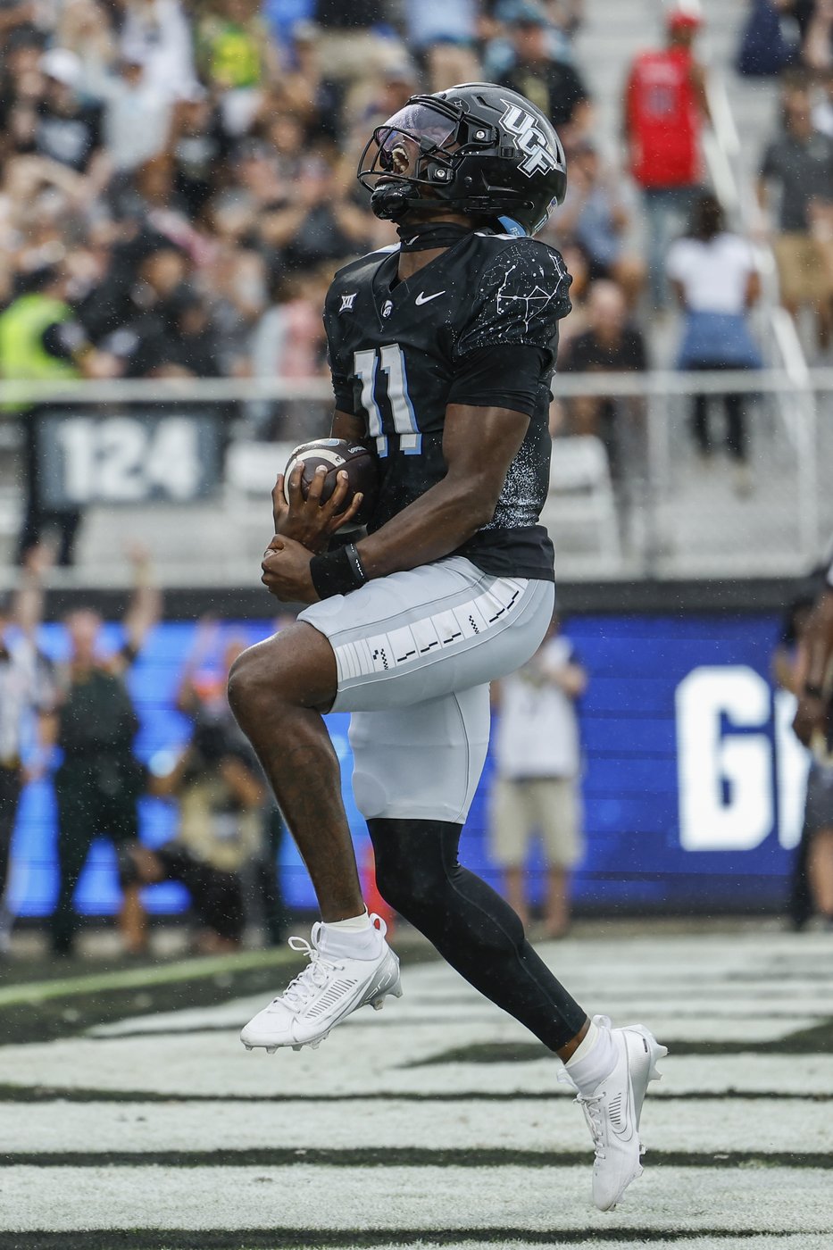 Refreshed UCF offense snaps five-game losing streak, keeps Arizona reeling | iNFOnews.ca