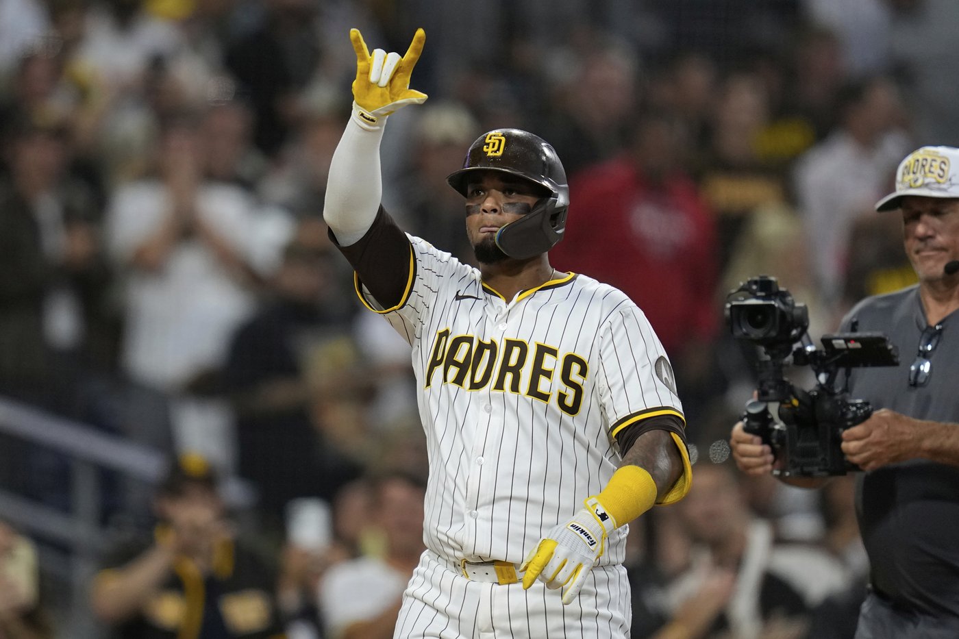 Maldonado, Iglesias drive in tying, go-ahead runs off Williams in Padres' 4-3 win vs. Nationals | iNFOnews.ca