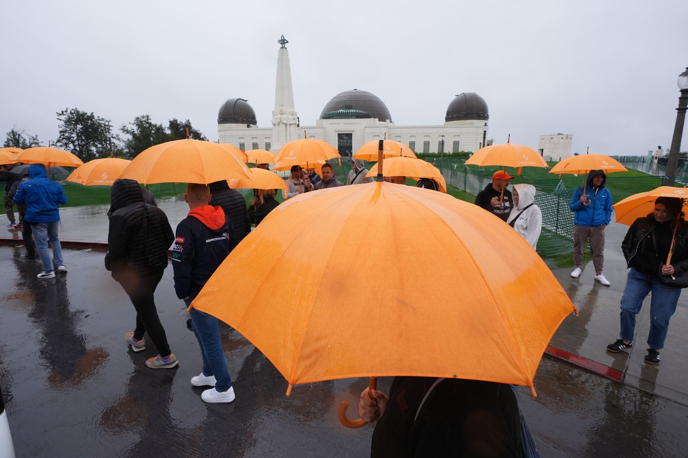 Rare October storm in Southern California prompts evacuations and causes freeway accidents | iNFOnews.ca