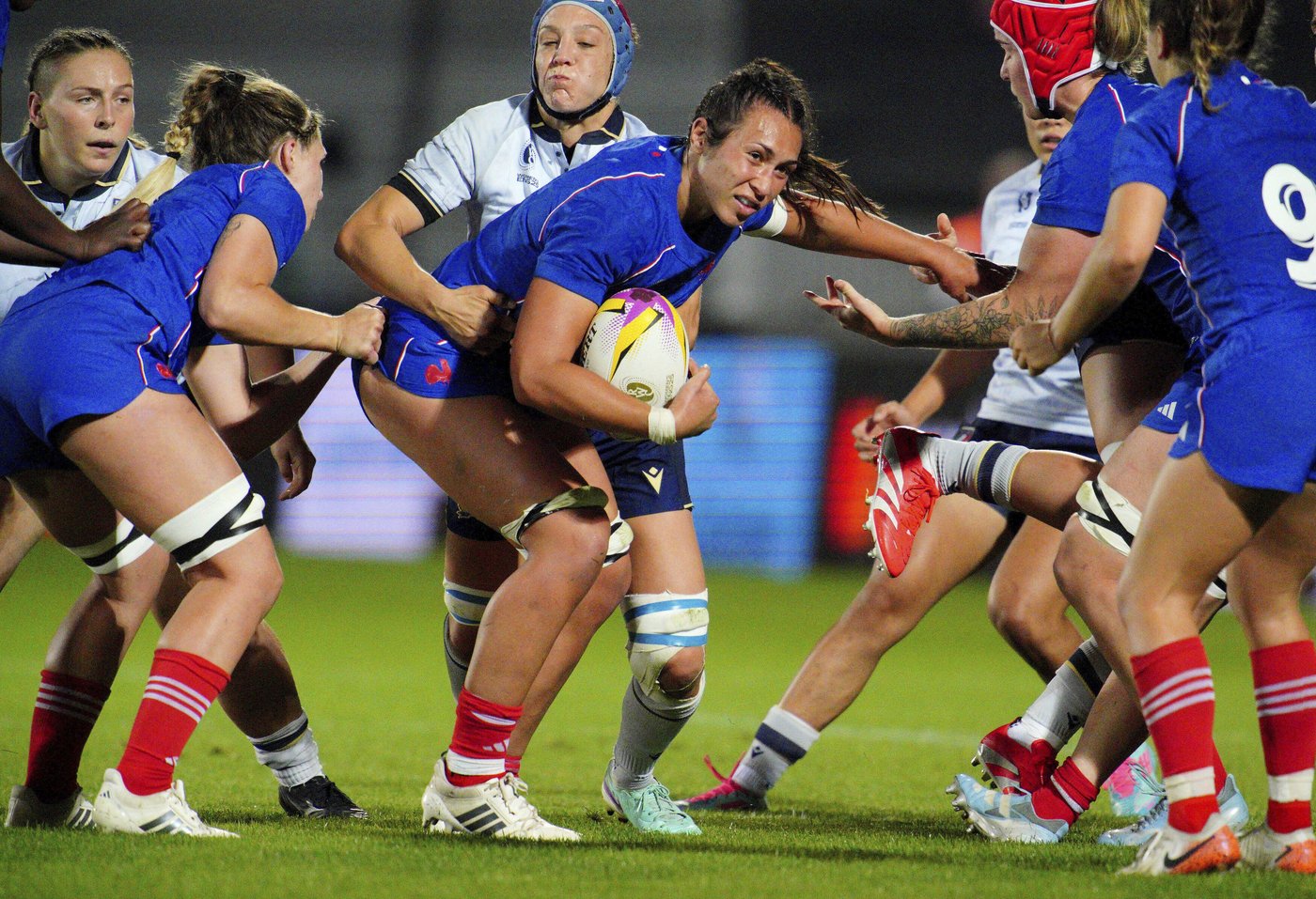 Sisterhood on and off the field: Meet the real sisters at the Women's Rugby World Cup | iNFOnews.ca