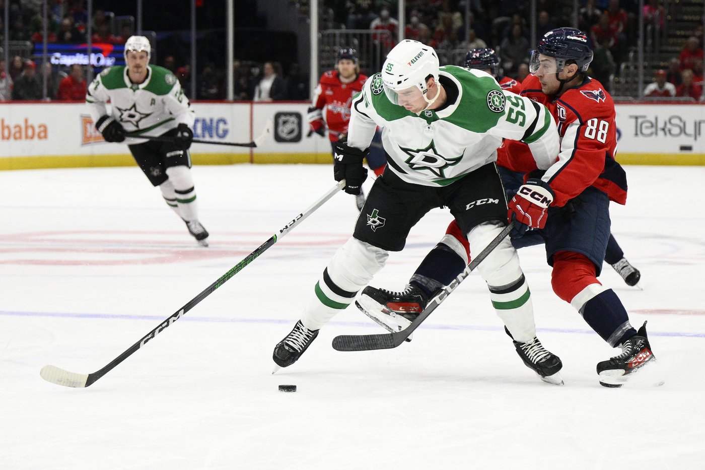 Capitals snap the Stars' season-opening winning streak at 4 with a 3-2 victory | iNFOnews.ca