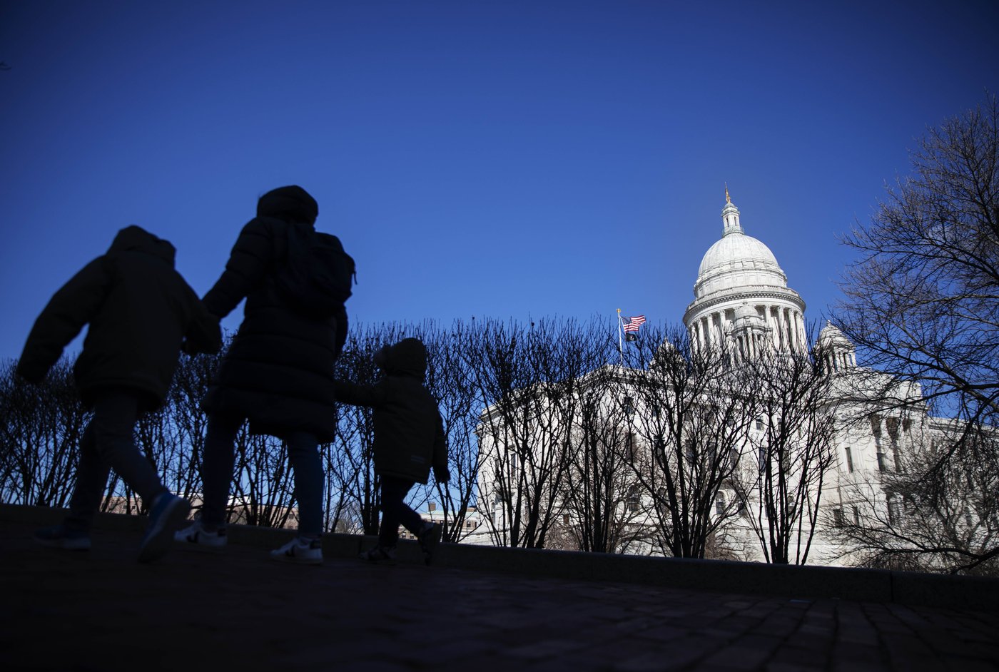 Rhode Island lawmakers pass bill to ban sales of assault weapons | iNFOnews.ca Rhode Island lawmakers pass bill to ban sales of assault weapons | iNFOnews.ca