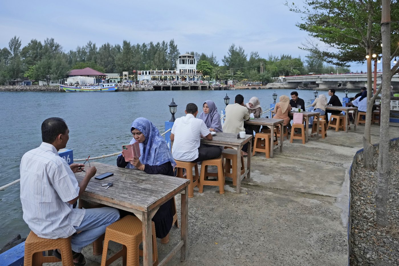 Indonesians mark 2 decades since the tragic tsunami that killed hundreds of thousands | iNFOnews.ca Indonesians mark 2 decades since the tragic tsunami that killed hundreds of thousands | iNFOnews.ca