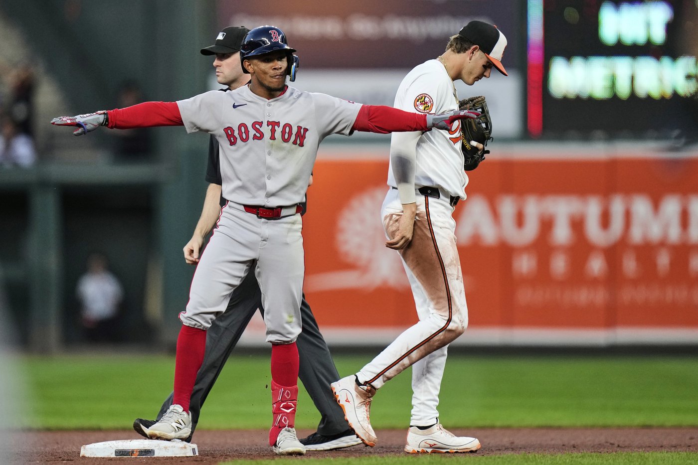 Ceddanne Rafaela hits a 2-run homer in the ninth to rally the Red Sox past the Orioles 3-2 | iNFOnews.ca
