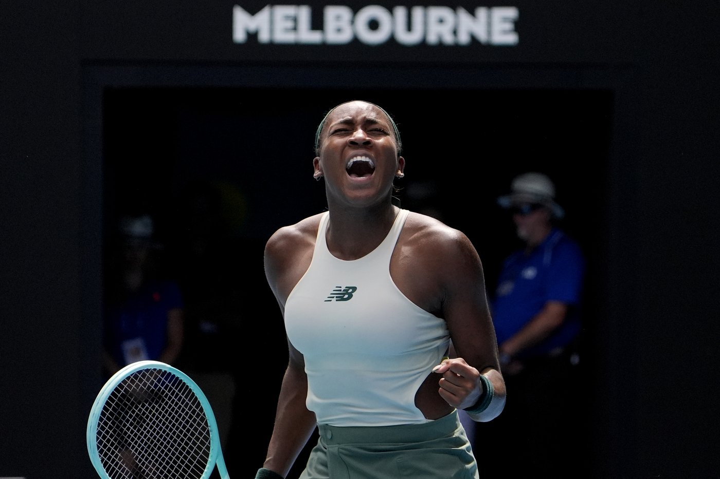 Coco Gauff drops a set but reaches the Australian Open quarterfinals. Sabalenka wins, too | iNFOnews.ca Coco Gauff drops a set but reaches the Australian Open quarterfinals. Sabalenka wins, too | iNFOnews.ca