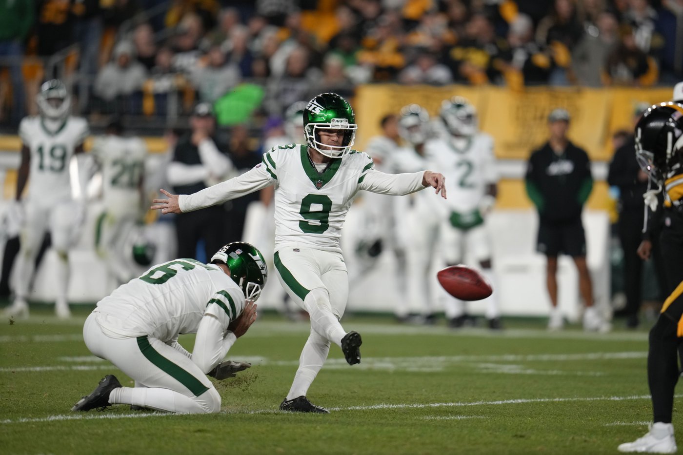 Jets place kicker Zuerlein on IR and sign Patterson and Shrader to the practice squad | iNFOnews.ca