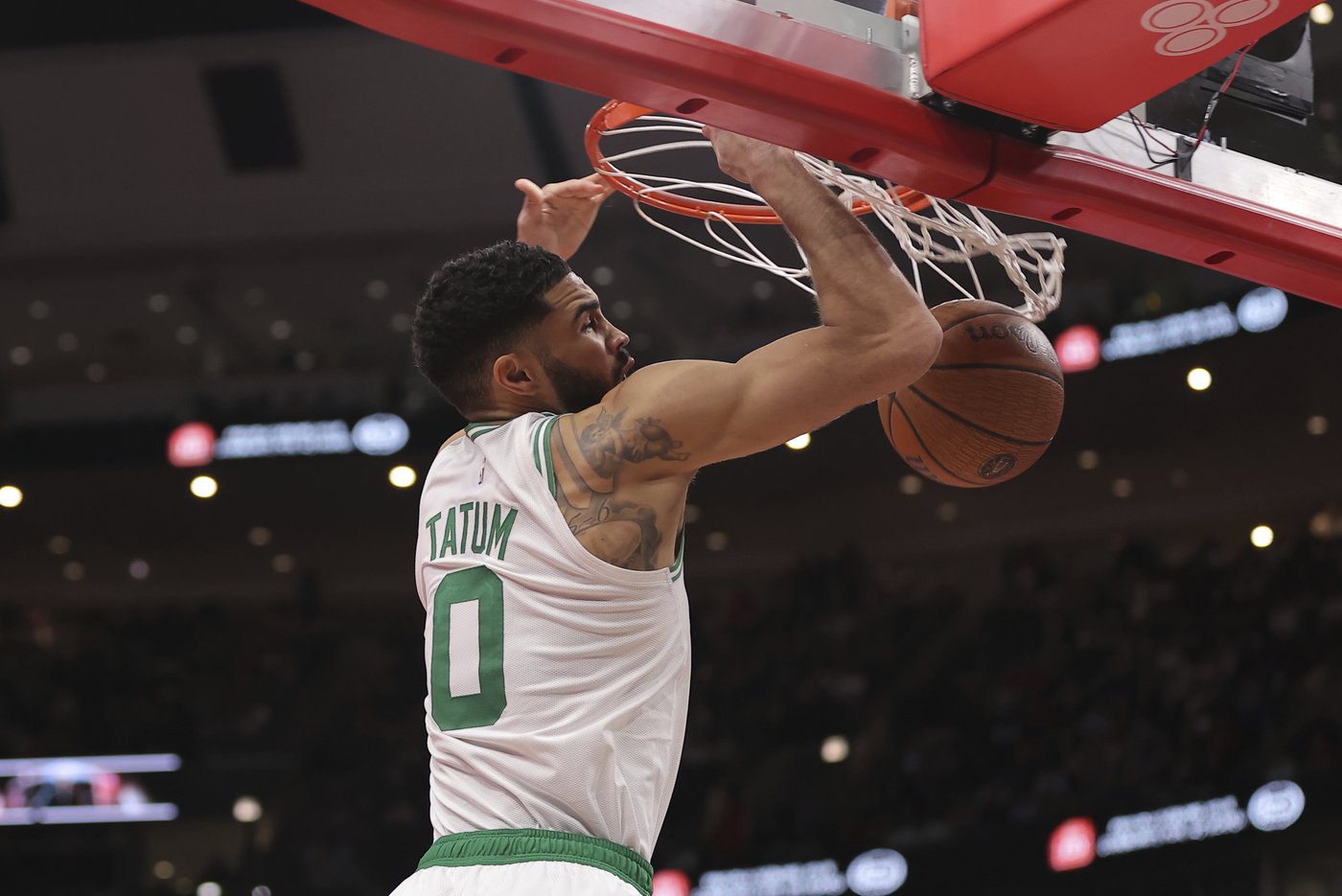 Tatum scores 35, Pritchard adds 29 off the bench and Celtics outlast Bulls 138-129 | iNFOnews.ca