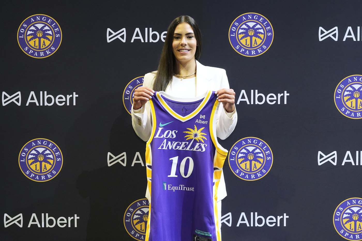 Kelsey Plum joins LA Sparks in a reunion with former Aces teammate Dearica Hamby | iNFOnews.ca Kelsey Plum joins LA Sparks in a reunion with former Aces teammate Dearica Hamby | iNFOnews.ca