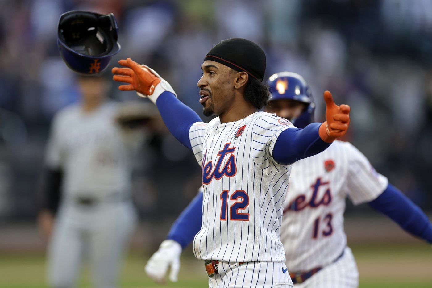 Mets rally past White Sox 2-1 on late sac flies by Soto and Lindor | iNFOnews.ca
