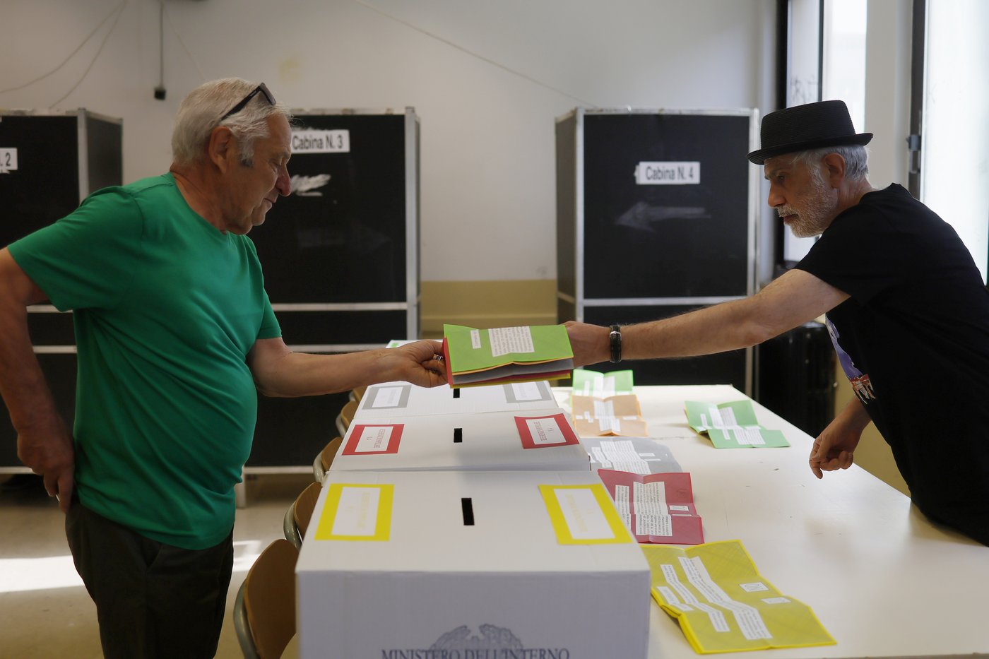 Italy's referendum on citizenship and job protections fails on low turnout | iNFOnews.ca Italy's referendum on citizenship and job protections fails on low turnout | iNFOnews.ca