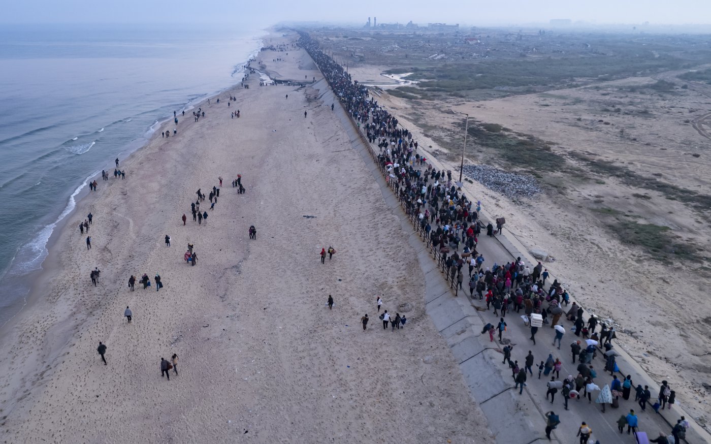 Palestinians celebrate their return to northern Gaza after 15 months of war | iNFOnews.ca