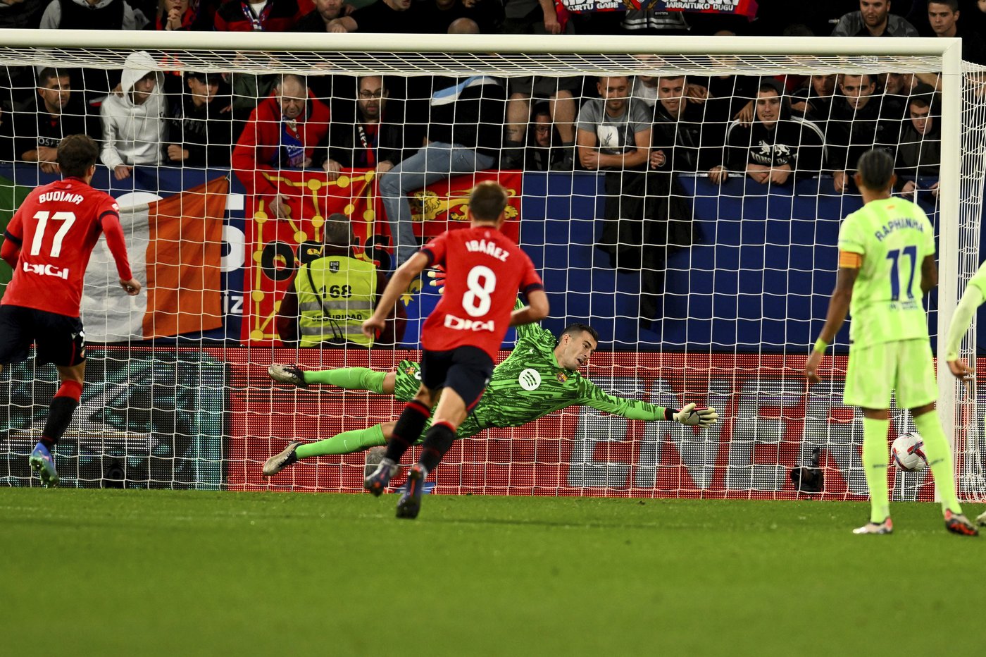 Osasuna stuns Barcelona 4-2 and stops it from tying club record for best season start | iNFOnews.ca Osasuna stuns Barcelona 4-2 and stops it from tying club record for best season start | iNFOnews.ca