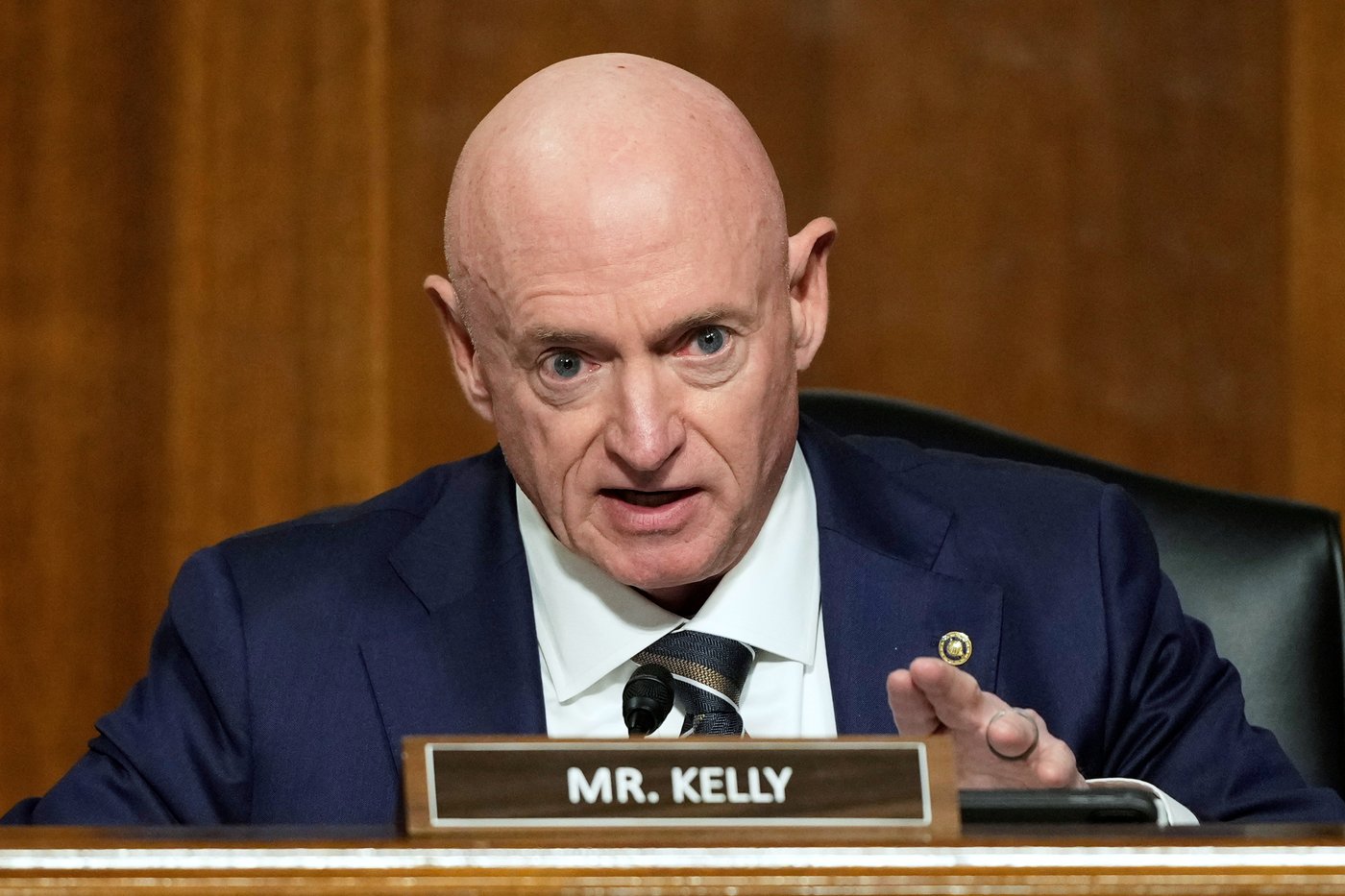 Pentagon says it's investigating Sen. Mark Kelly over video urging troops to defy 'illegal orders' | iNFOnews.ca