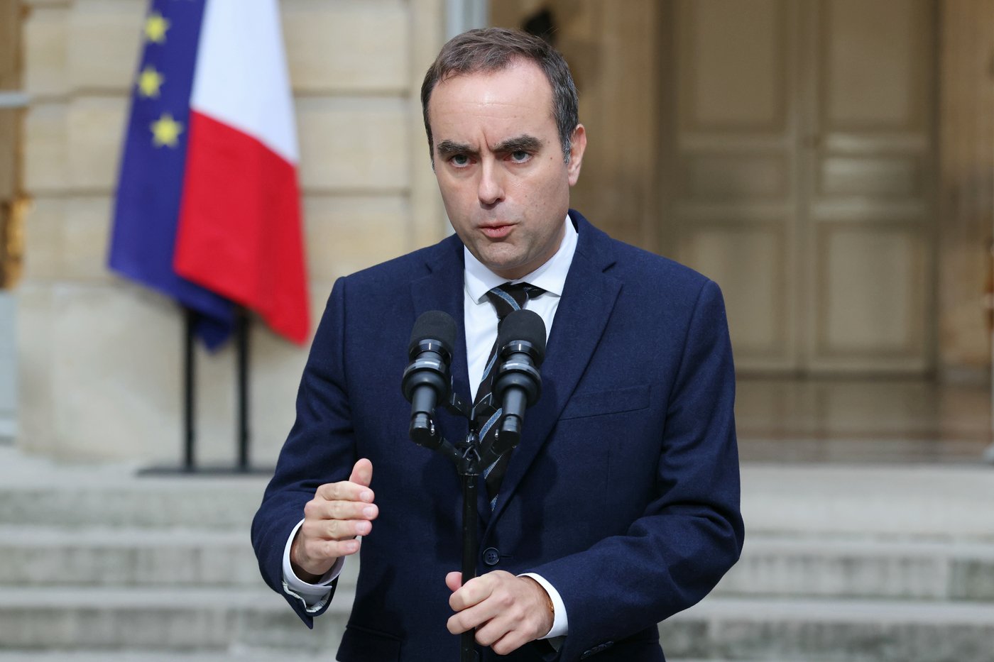 France's new PM renounces using special powers at parliament to seek compromise instead | iNFOnews.ca