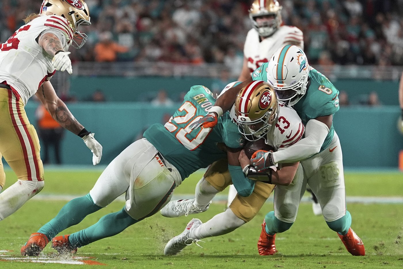 Brock Purdy's production takes a big drop for the 49ers in a trying season | iNFOnews.ca