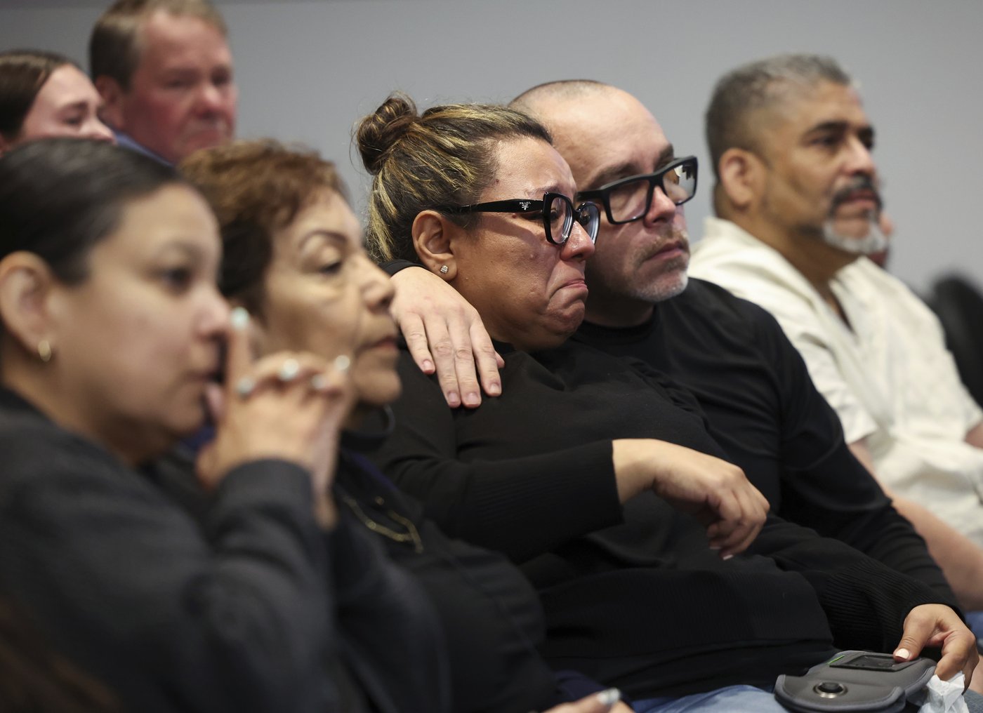 Survivors of July Fourth parade shooting have mixed feelings about gunman's absence from sentencing | iNFOnews.ca