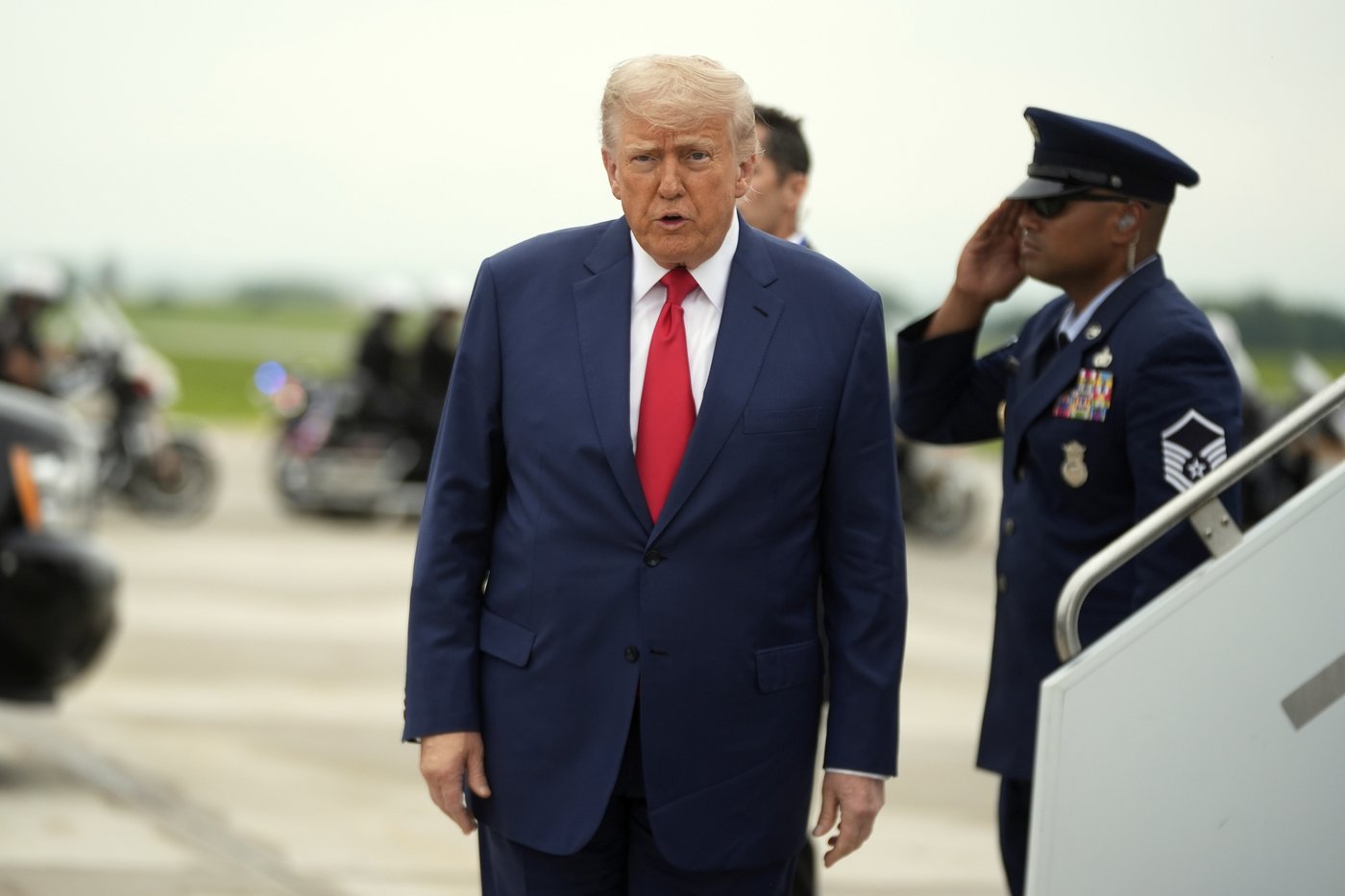 The Latest: Trump’s travel ban takes effect as tensions escalate over immigration enforcement | iNFOnews.ca The Latest: Trump’s travel ban takes effect as tensions escalate over immigration enforcement | iNFOnews.ca