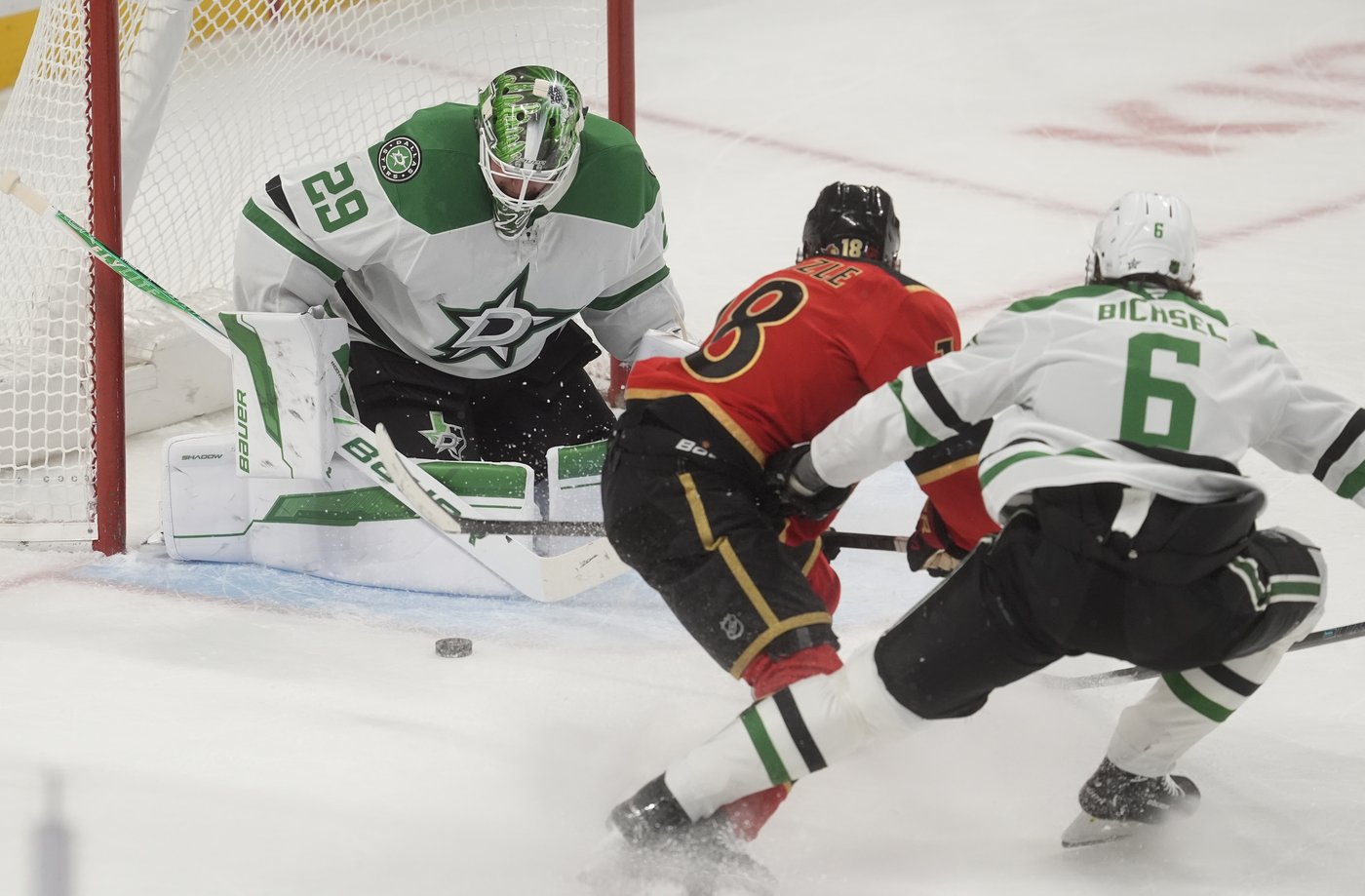 Hintz caps Stars' comeback with overtime goal in 3-2 win over Senators | iNFOnews.ca Hintz caps Stars' comeback with overtime goal in 3-2 win over Senators | iNFOnews.ca