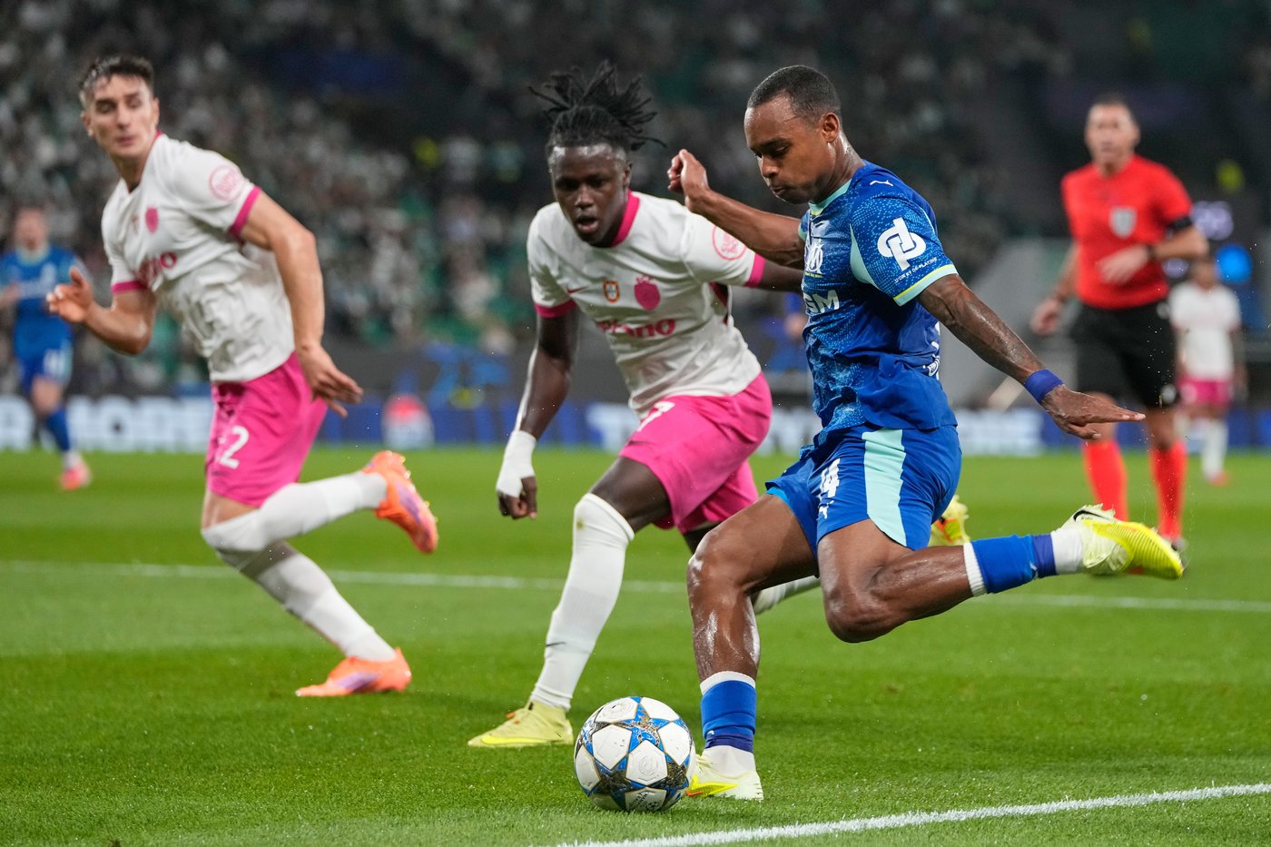 Leader Marseille faces Lens in a clash of Ligue 1's top defenses | iNFOnews.ca