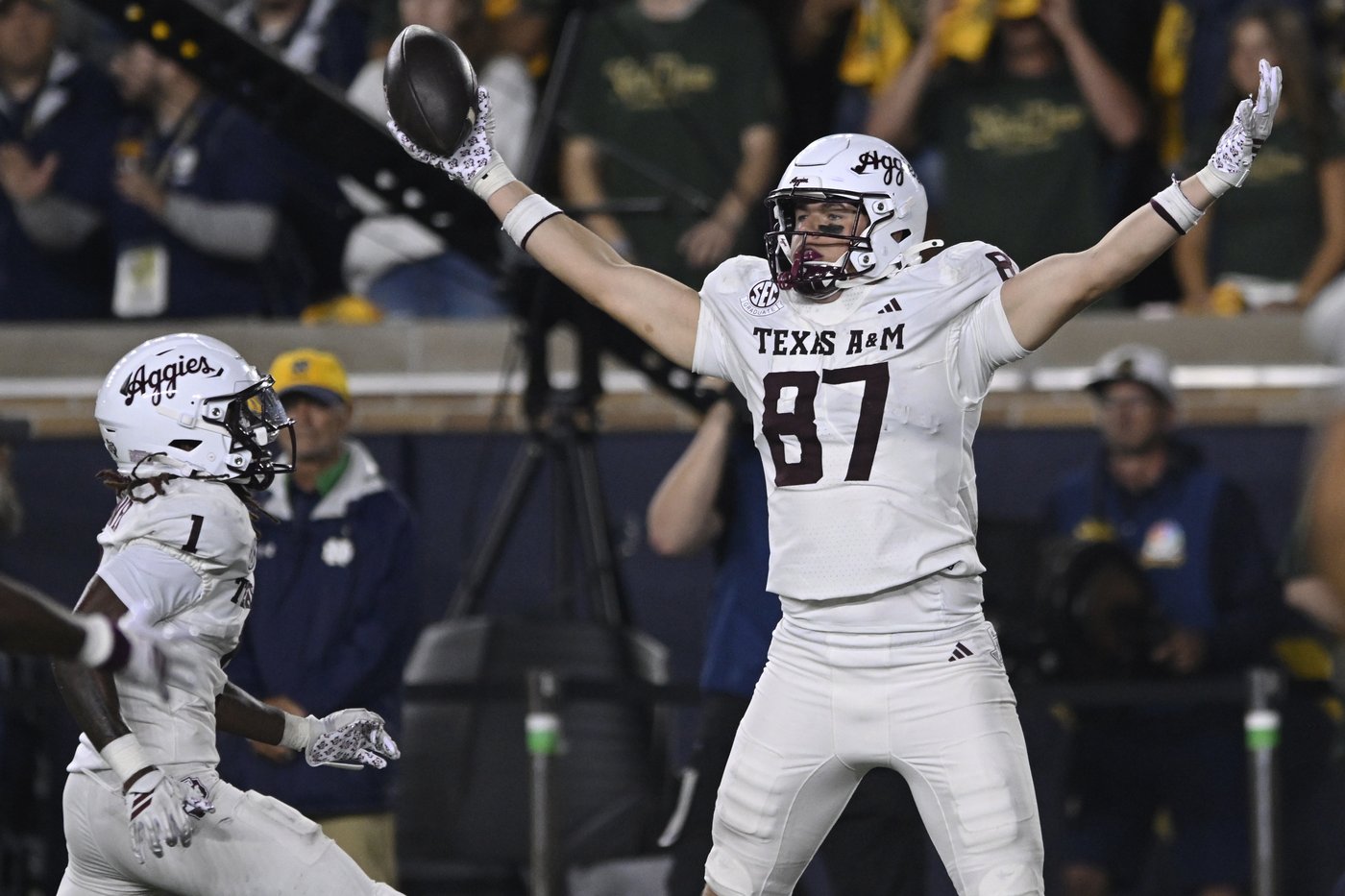 No. 16 Texas A&M beats No. 8 Notre Dame 41-40 on late TD strike | iNFOnews.ca