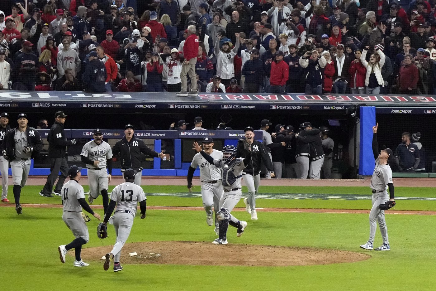 Juan Soto's 3-run homer in 10th sends Yankees past Guardians 5-2 and into World Series for 41st time | iNFOnews.ca Juan Soto's 3-run homer in 10th sends Yankees past Guardians 5-2 and into World Series for 41st time | iNFOnews.ca