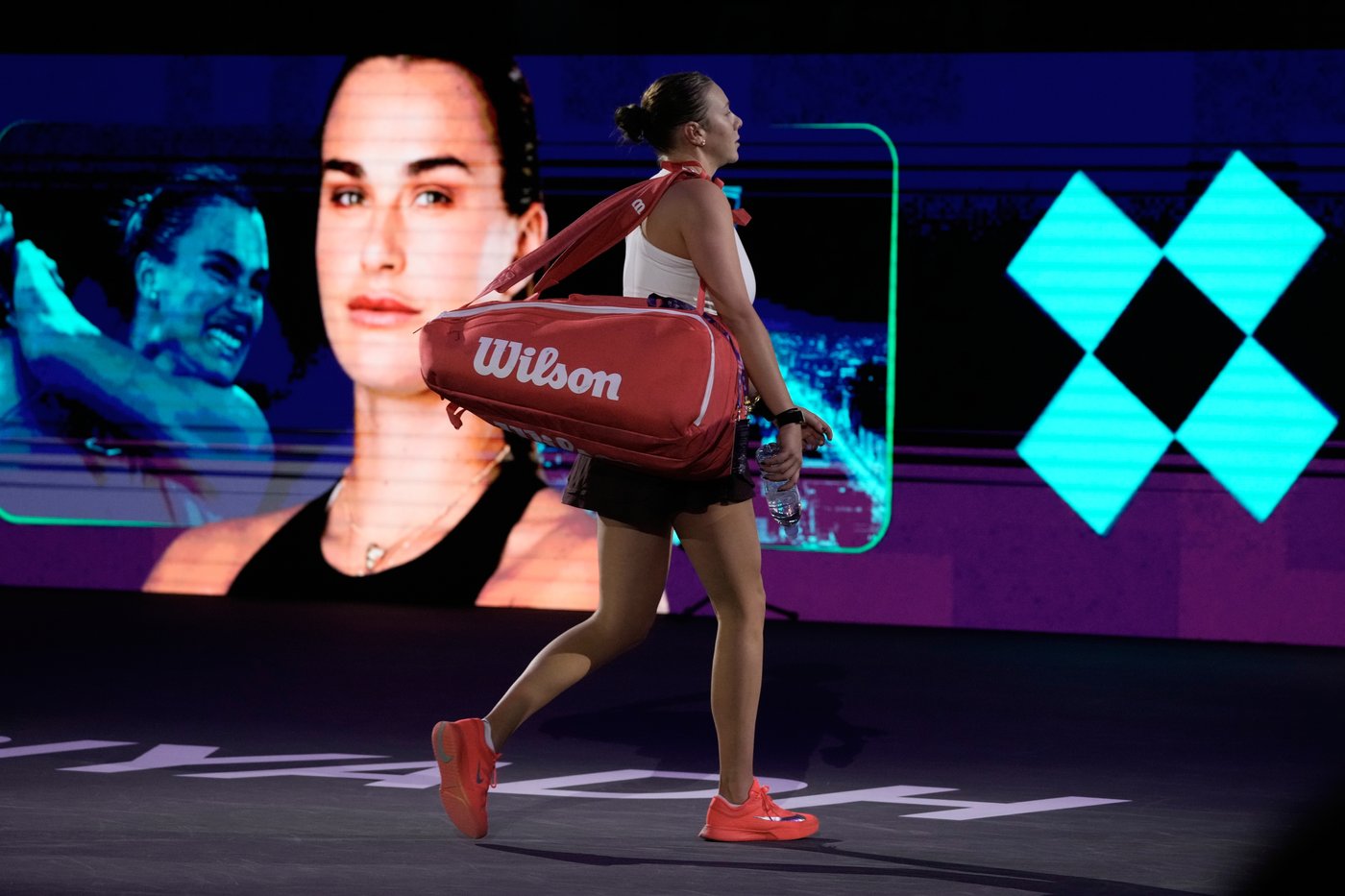 Sabalenka overcomes Anisimova and lines up Rybakina in title match at WTA Finals | iNFOnews.ca Sabalenka overcomes Anisimova and lines up Rybakina in title match at WTA Finals | iNFOnews.ca