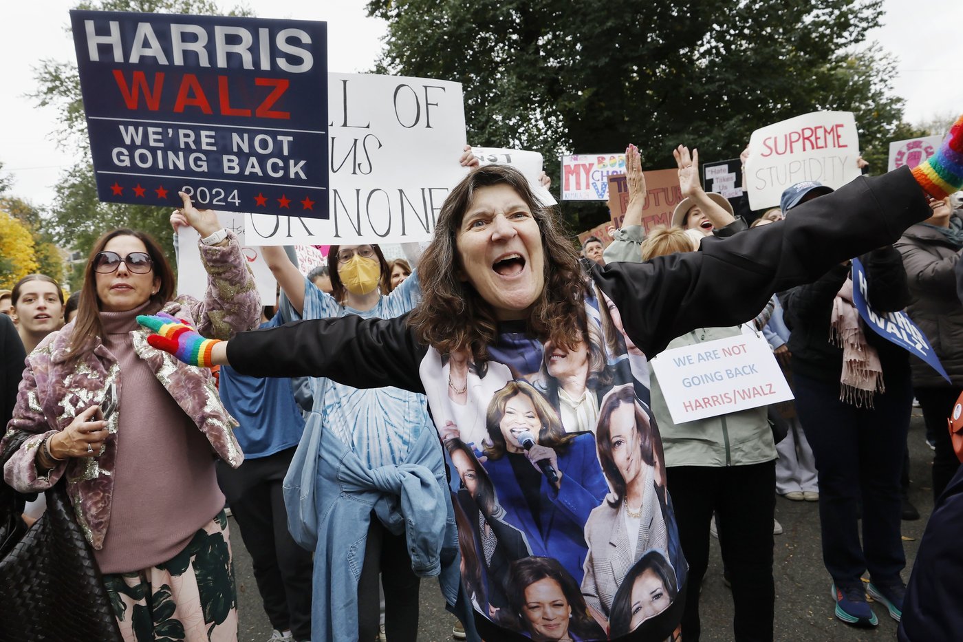 Abortion rights at forefront of Women's March rallies in runup to Election Day | iNFOnews.ca