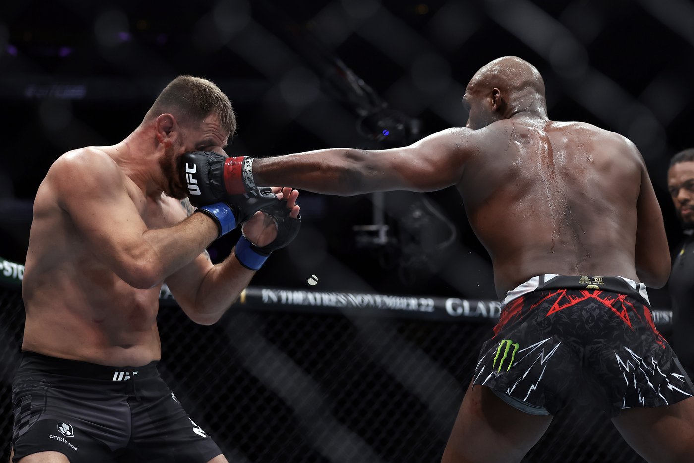 Jon Jones sends Stipe Miocic into retirement with decisive UFC heavyweight win in front of Trump | iNFOnews.ca Jon Jones sends Stipe Miocic into retirement with decisive UFC heavyweight win in front of Trump | iNFOnews.ca