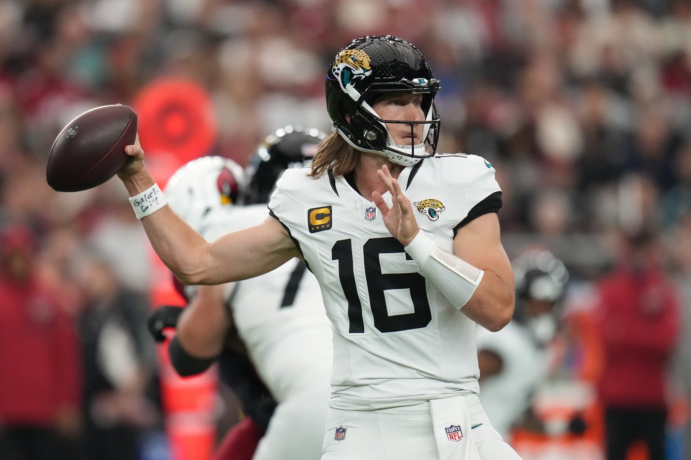 Lawrence throws 3 TD passes, Little kicks 52-yard FG in OT as Jaguars beat Cardinals 27-24 | iNFOnews.ca