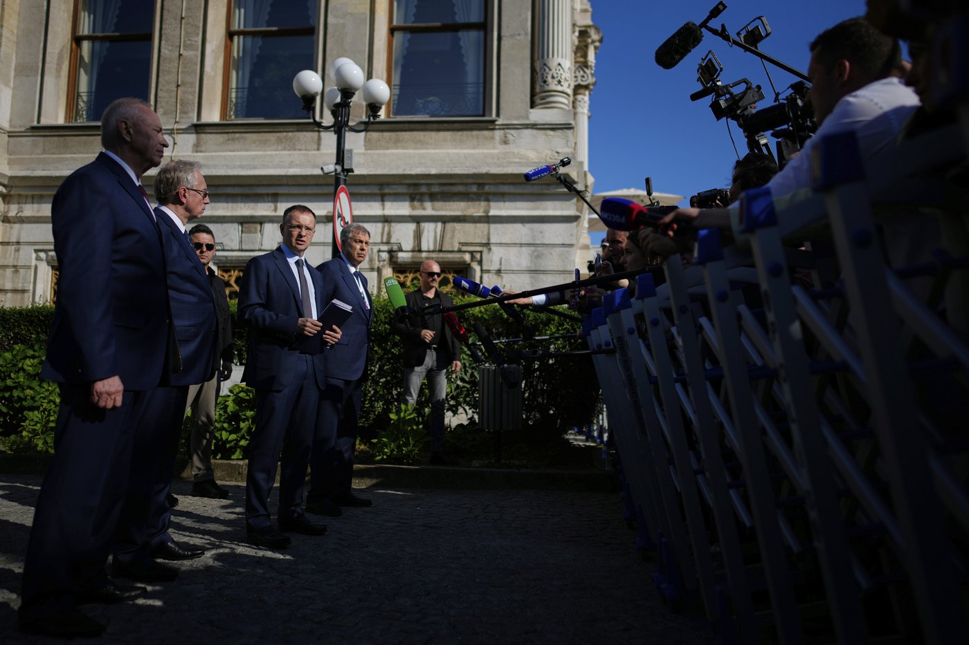 Ukraine and Russia agree to swap dead and wounded troops but report no progress toward ending war | iNFOnews.ca Ukraine and Russia agree to swap dead and wounded troops but report no progress toward ending war | iNFOnews.ca