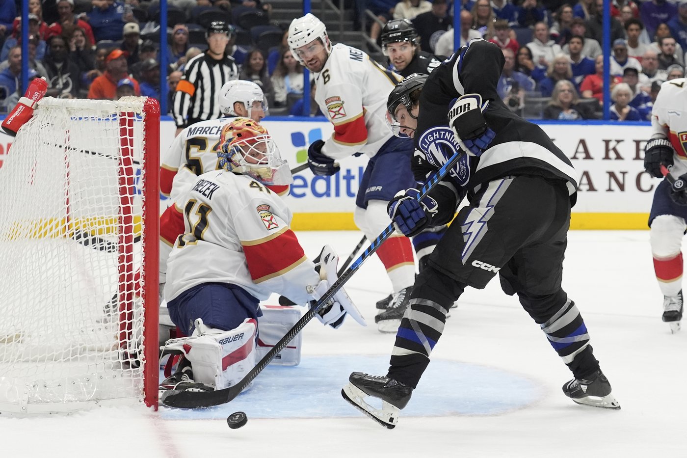 Brayden Point's goal, 2 assists help Lightning beat Panthers 5-1 | iNFOnews.ca