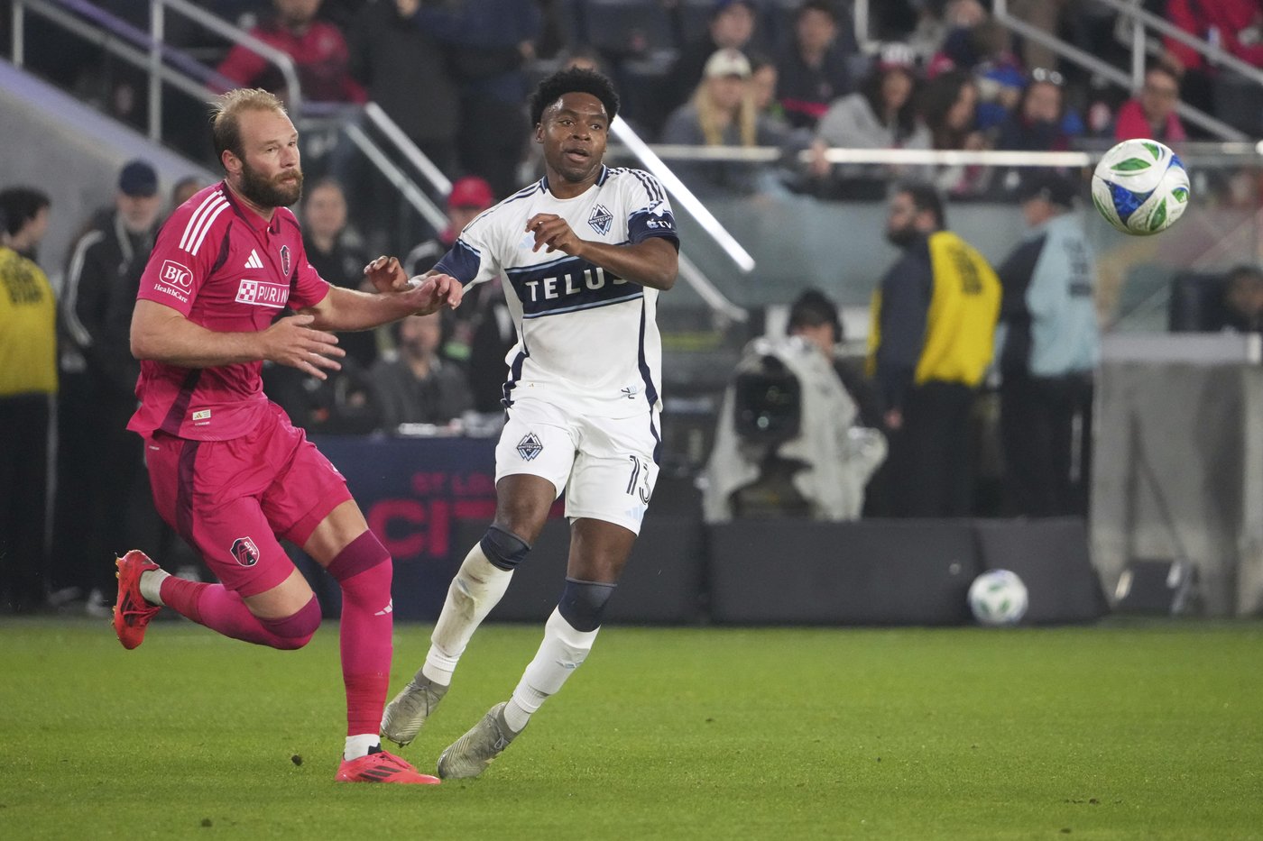 Vancouver Whitecaps getting new players up to speed ahead of playoff push | iNFOnews.ca